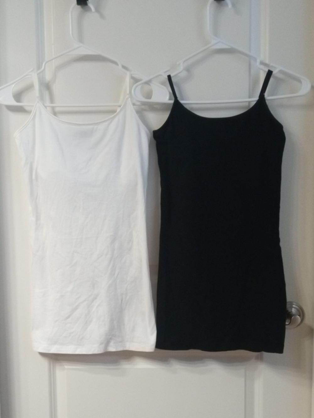 Set of Two Camisoles w/Built-in Bra & Adjustable Straps in White & Black. Size L